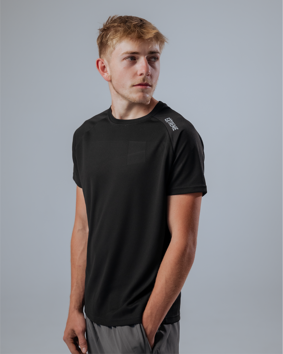 MOTION PERFORMANCE TEE - BLACK