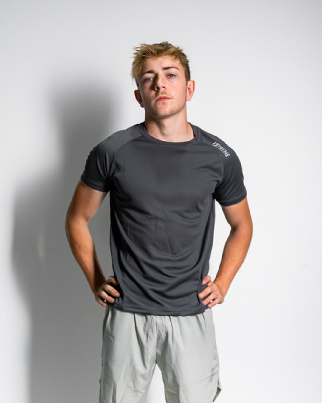 MOTION PERFORMANCE TEE - SLATE